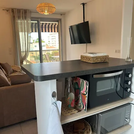Cosy A 200 M De La דירה *