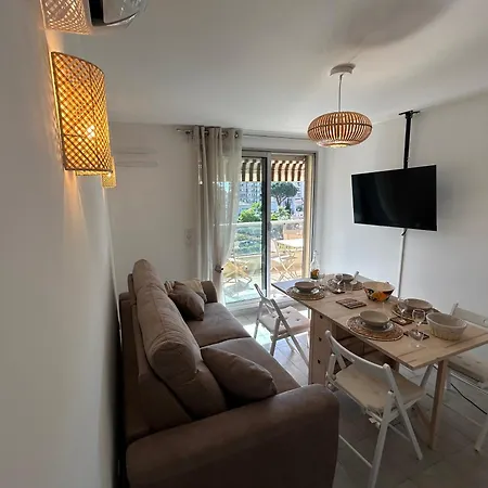 Apartmán Cosy A 200 M De La *